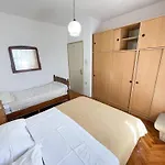 In 41875 شقة