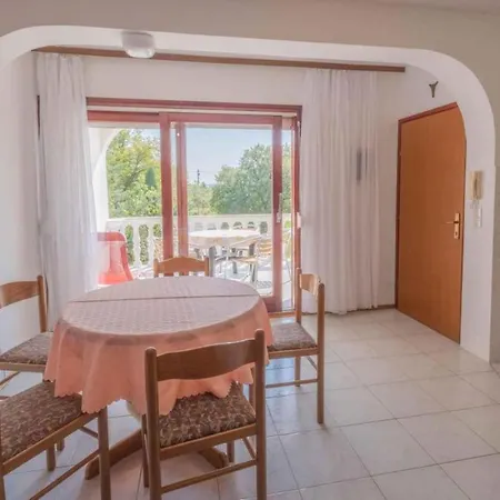 In 41875 Apartment *