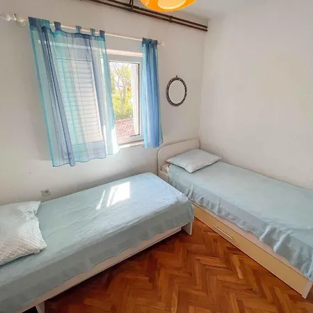 In 41875 Jadranovo