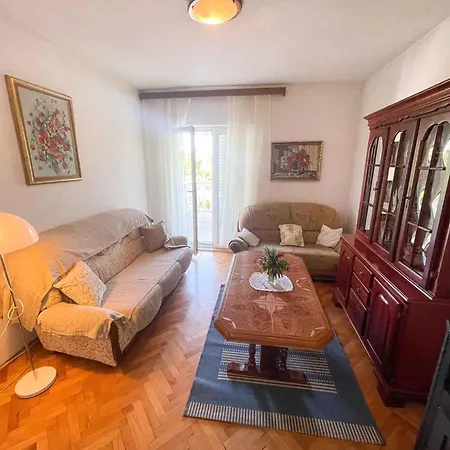 In 41875 Apartment