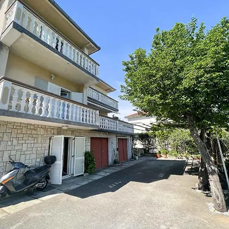 In 41875 Apartment